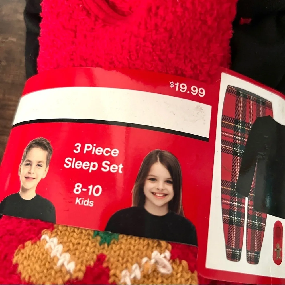 NWT Kid's Gender Neutral Black & Red Plaid Christmas Pajamas Size 8-10